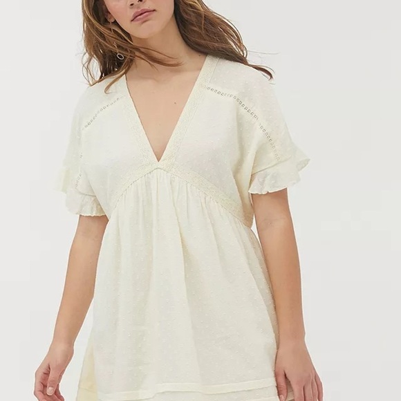 Urban Outfitters Dresses & Skirts - Urban Outfitters 100% Cotton Cream Swiss Dots Textured Dress w/tie back detail M